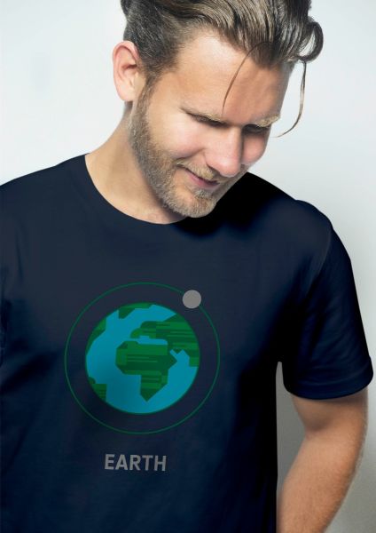 T-shirt with Earth for men